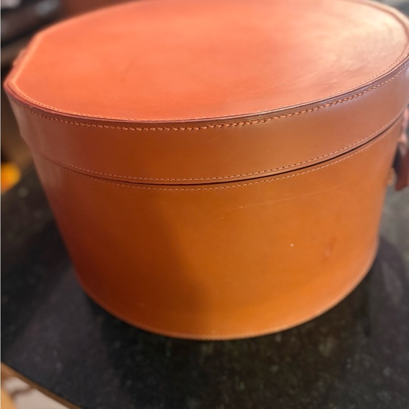 COGNAC LEATHER ROUNDED STORAGE CONTAINER - Picture 10 of 12